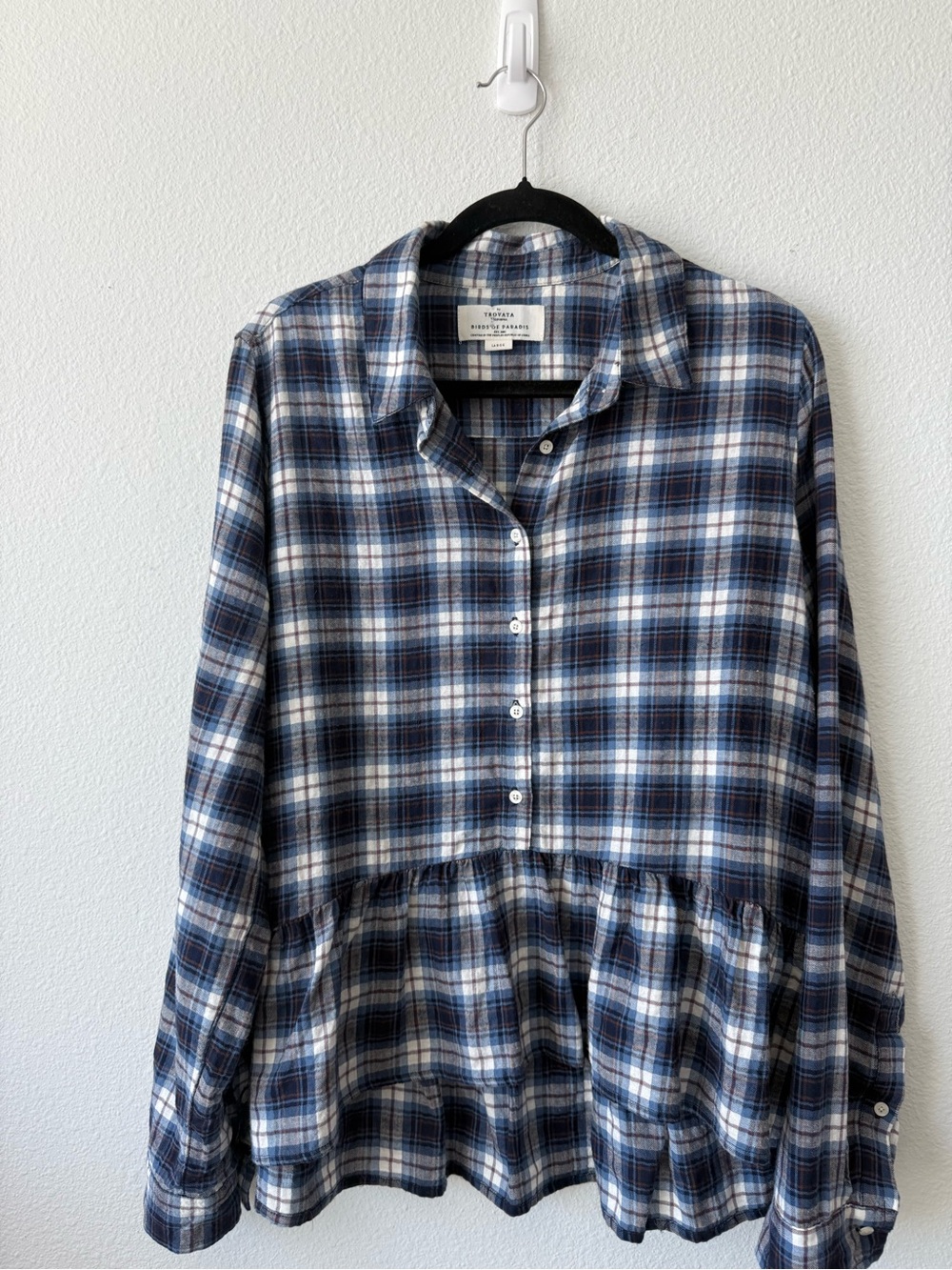 TROVATA
BIRDS OF PARADIS
Navy Plaid Button-Front Peplum Shirt